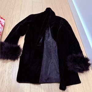Vintage Velvet Blazer with Faux Fur Cuffs